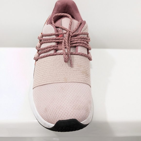 Under armour charged breathe bliss sneakers. - Picture 3 of 16